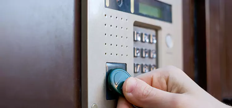 Enhanced Security Features Sainte-Catherine-de-la-Jacques-Cartier