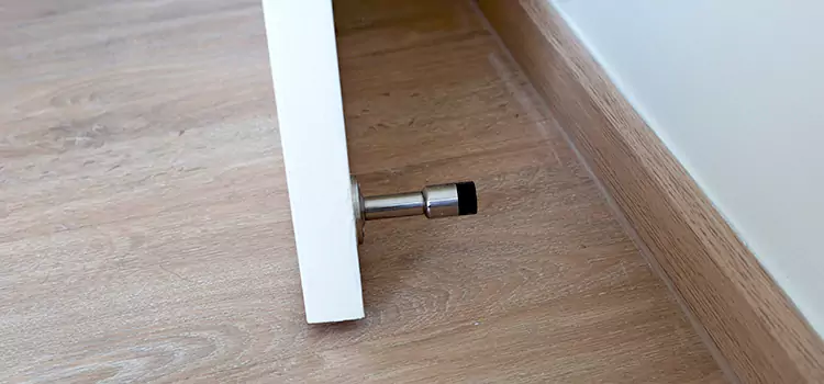 Magnetic Door Stop Integration Sainte-Catherine-de-la-Jacques-Cartier